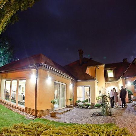 Pensjonat Nad Jeziorem Hotel Myślibórz Exterior foto