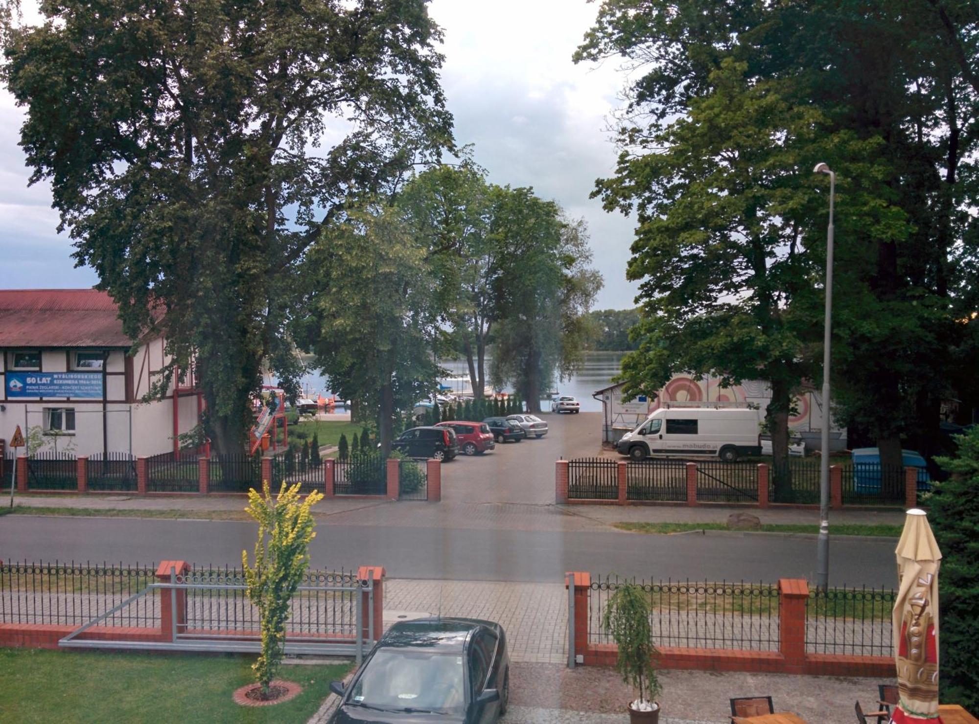 Pensjonat Nad Jeziorem Hotel Myślibórz Quarto foto